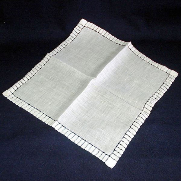 6 White Lace and Embroidered Vintage Hankies #4