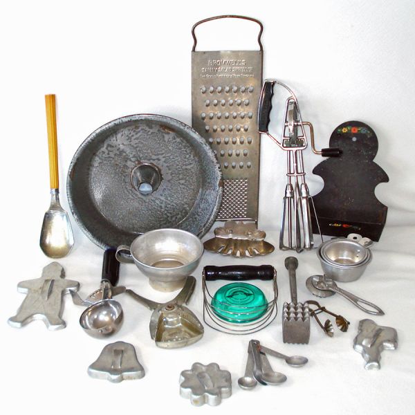 Vintage, Antique Metal Kitchen Utensils Lot 20 Pieces