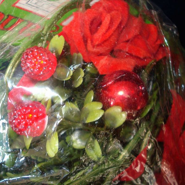 1973 Christmas Floral Door Wall Decoration Mint in Package #4