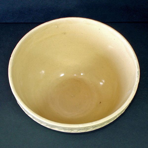 Nelson McCoy 9 Inch Yellowware Shoulder Bowl #4
