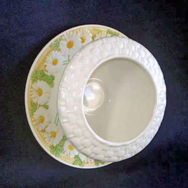 Metlox Sculptured Daisy Gravy Boat With Underplate Clearance #2